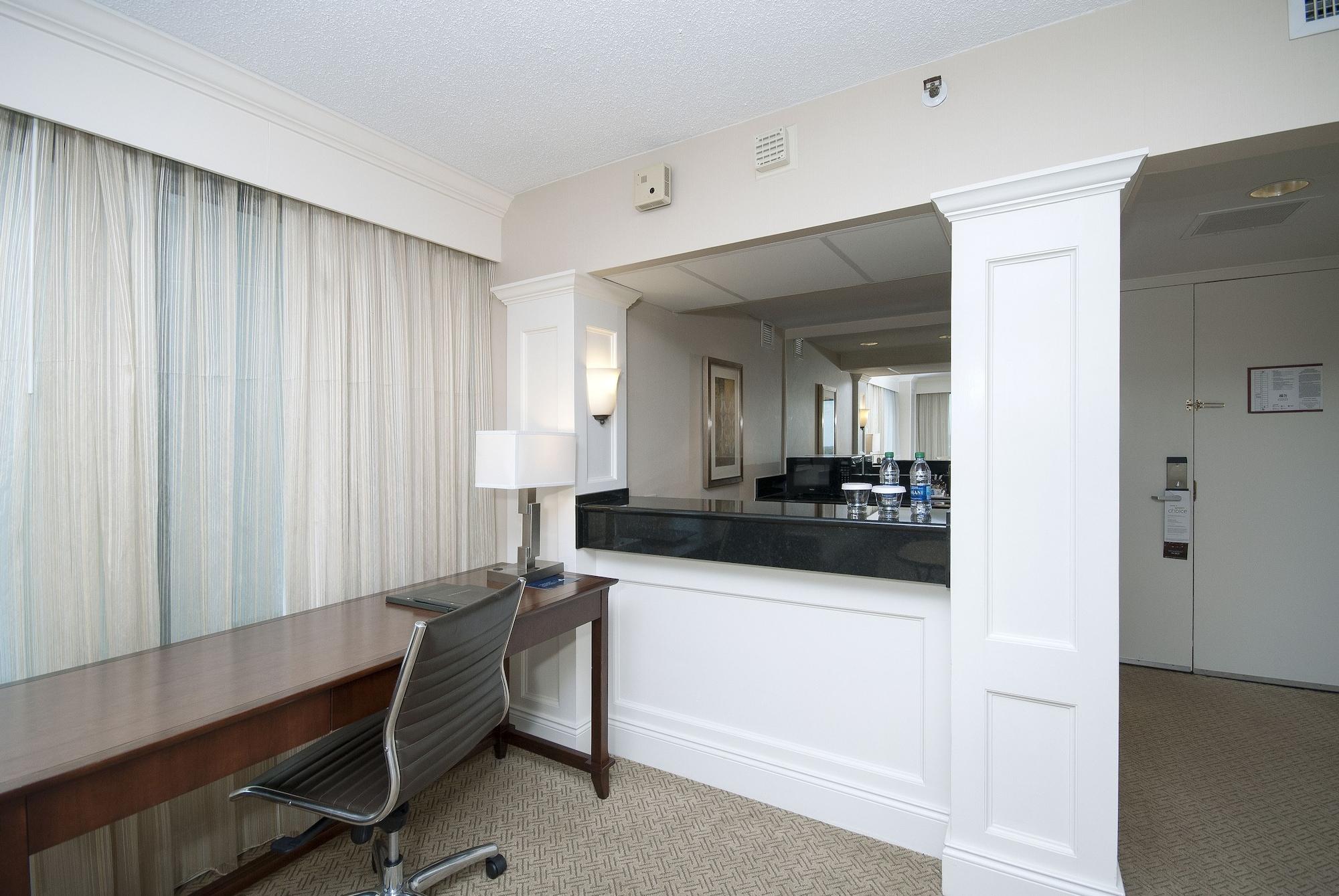 Hilton Greenville Buitenkant foto