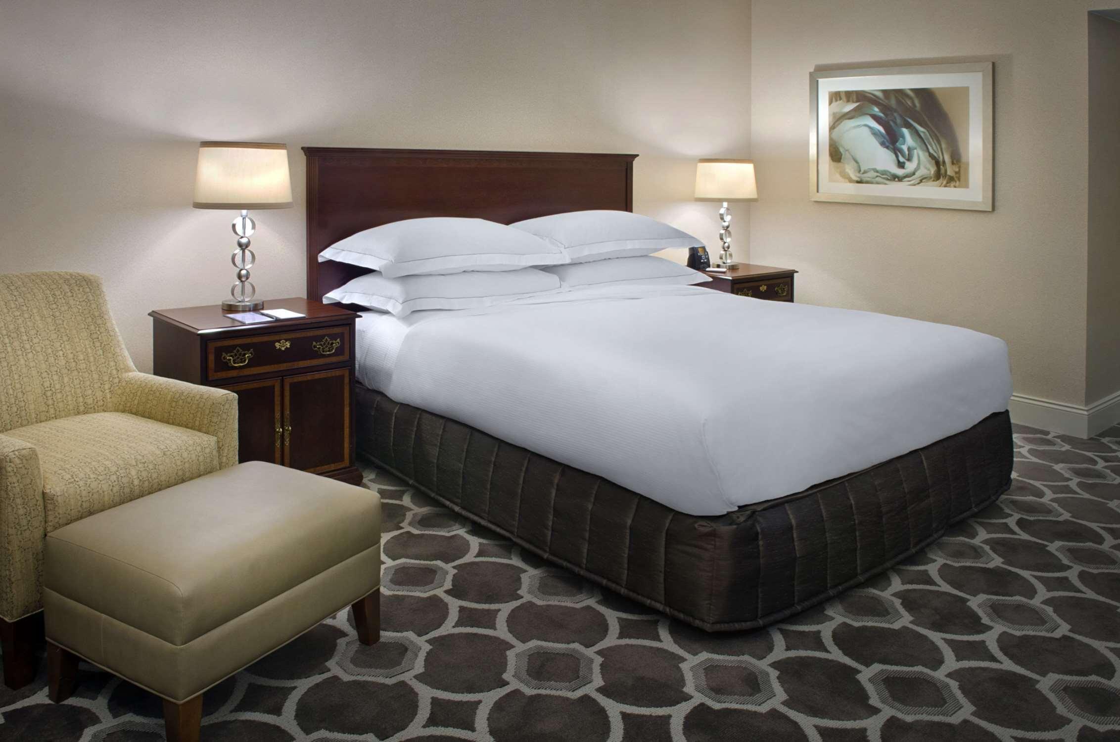 Hilton Greenville Buitenkant foto